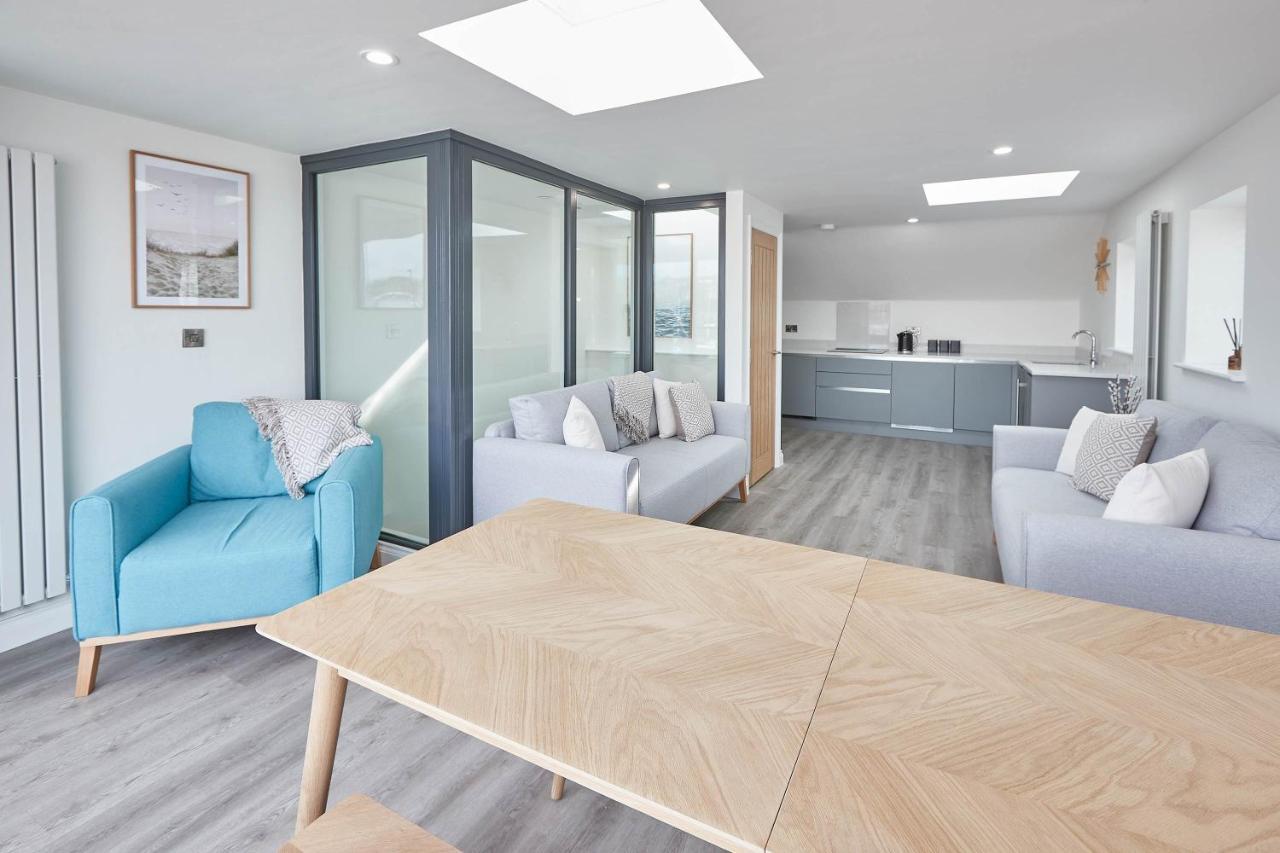 Host & Stay - Coastal Townhouse Whitby Bagian luar foto