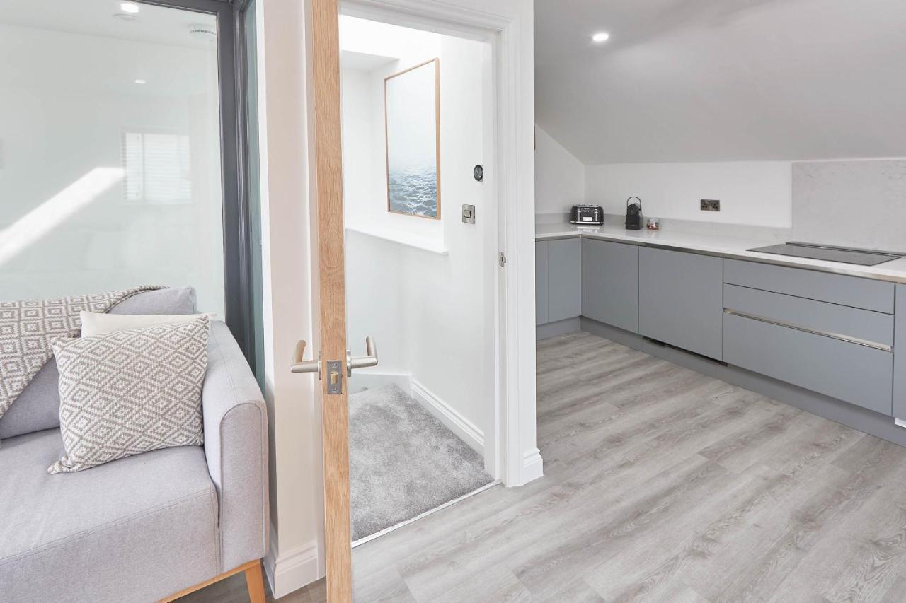 Host & Stay - Coastal Townhouse Whitby Bagian luar foto