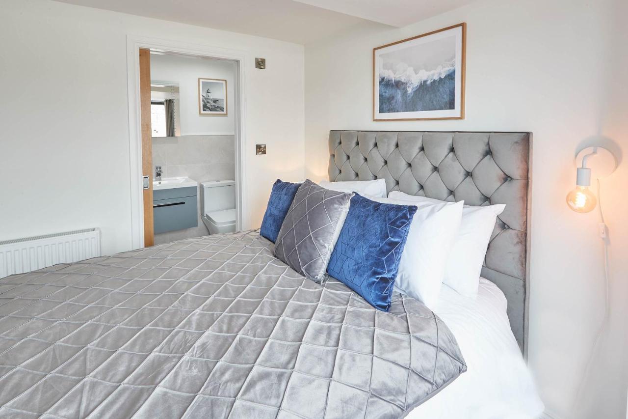 Host & Stay - Coastal Townhouse Whitby Bagian luar foto