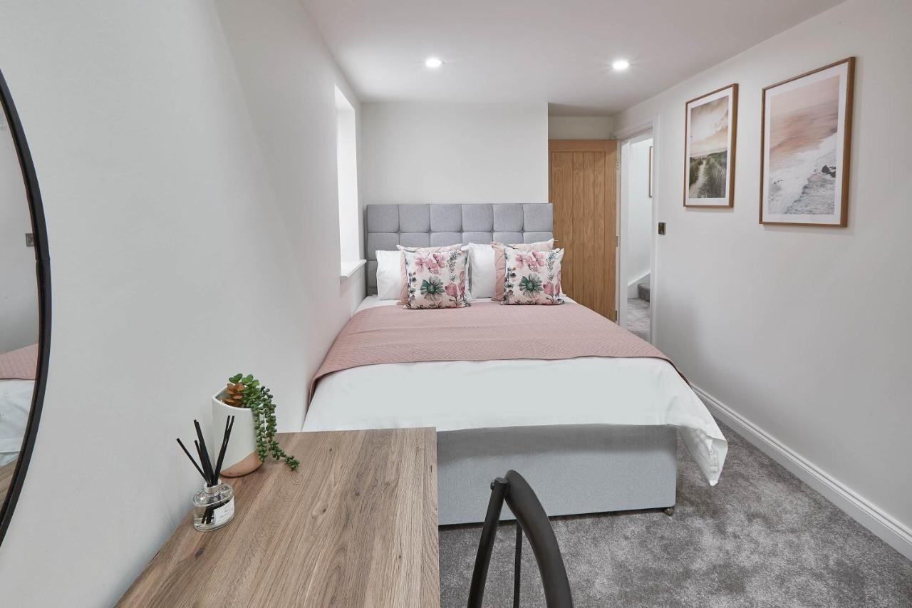 Host & Stay - Coastal Townhouse Whitby Bagian luar foto
