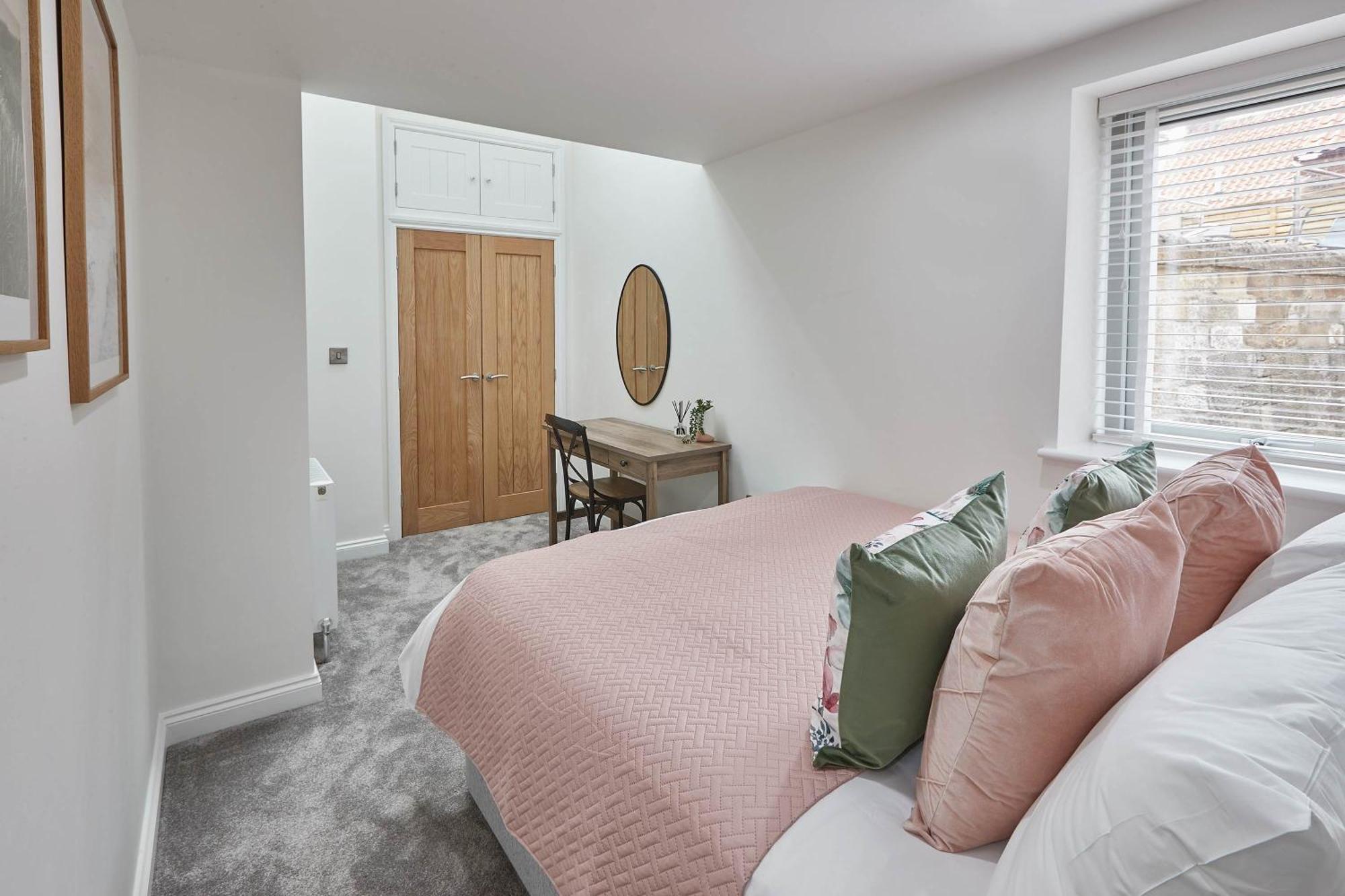 Host & Stay - Coastal Townhouse Whitby Bagian luar foto